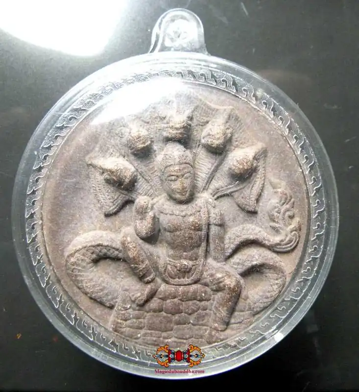 Large brown Jatukham Rammathep amulet - Wat Phra Mahatat.