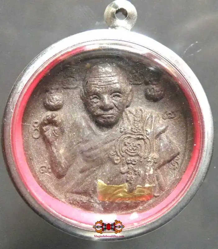 Roop Lor portrait amulet of the Most Venerable LP Kui.