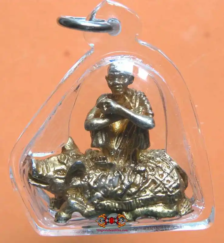 Thai Roop Lor (Pim Song Moo) amulet of the Most Venerable LP Koon on a pig.