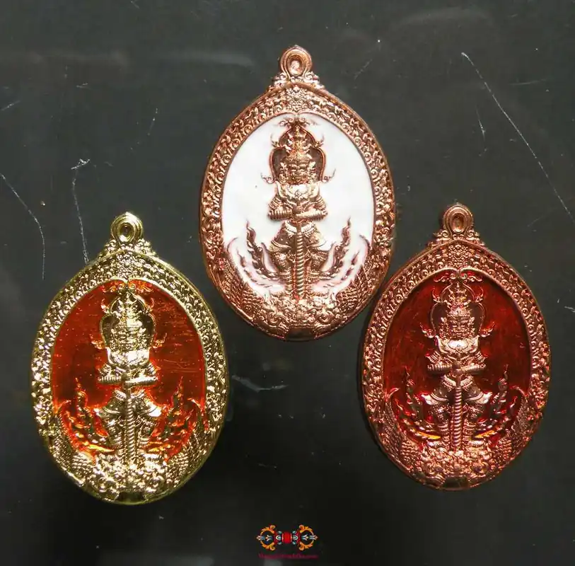 Medals of Tao Wessuwan - Venerable Phra Upatcha Jan Katapunyo.