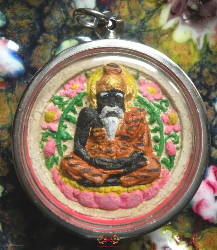 Large painted amulet of the Black Lersi.