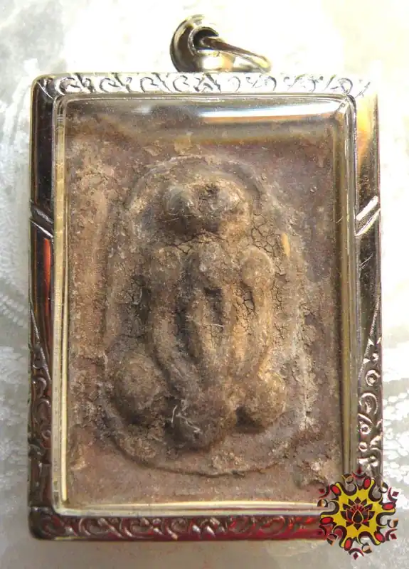 Ancient Phra Pidta Amulet - Wat Pho.
