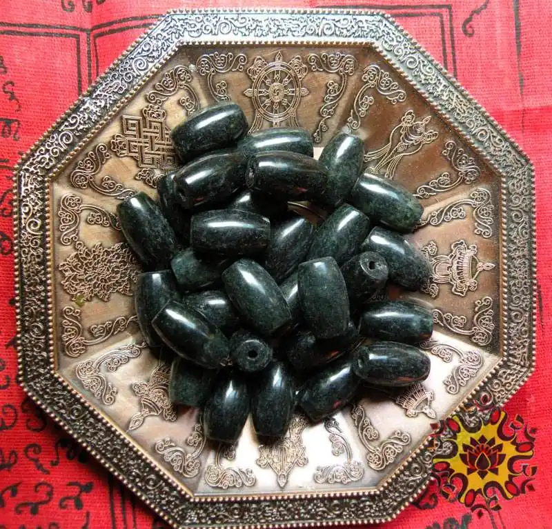 Beads for Tibetan rosaries in black magnetic stone.