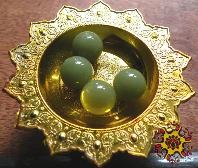 Ye Ming Zhu fluorescent Chinese sacred stone beads.