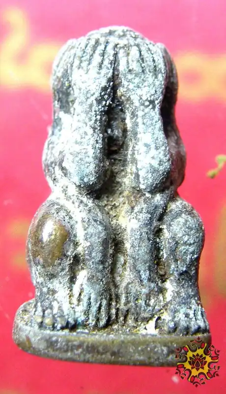 Ancient Thai four-armed Phra Pidta protective amulet.