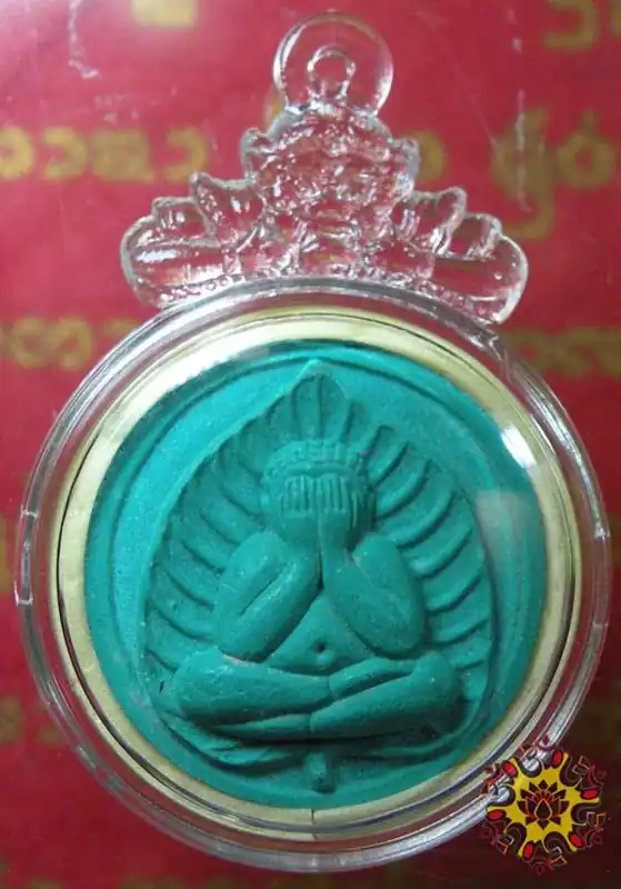 Green Thai amulet of Phra Pidta and Phra Pikanet.