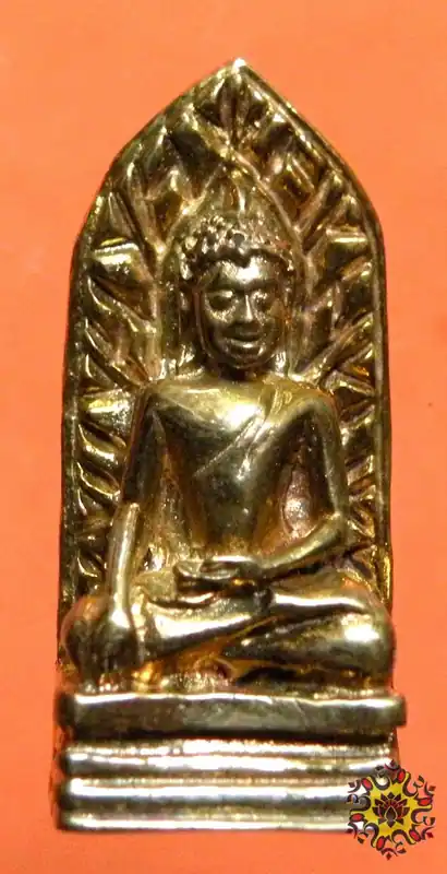 Golden amulet of the Buddha Phra Puthadjao - Wat Tha Nak.