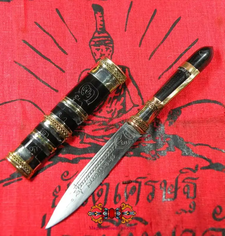 Small sacred Thai dagger Meedh Moh - Venerable Ajarn Kitipan.
