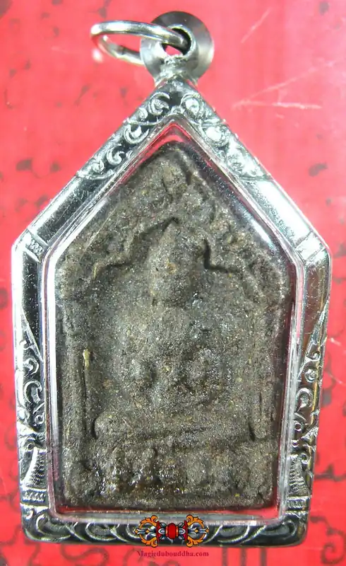 Powerful Thai amulets Phra Khunpen Prai Khammatarn - Venerable Phra Ajarn Ying Yong.
