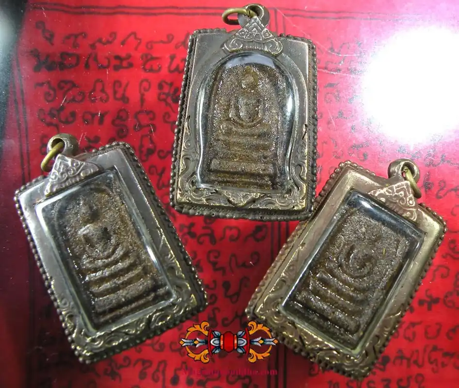 Powerful Thai amulets Phra Somdej Prai Khammatarn - Venerable Phra Ajarn Ying Yong.