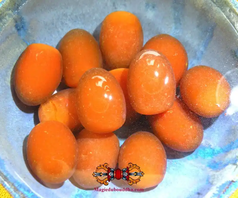 Kae Paya-Nag - Glass Naga Egg (amber color).