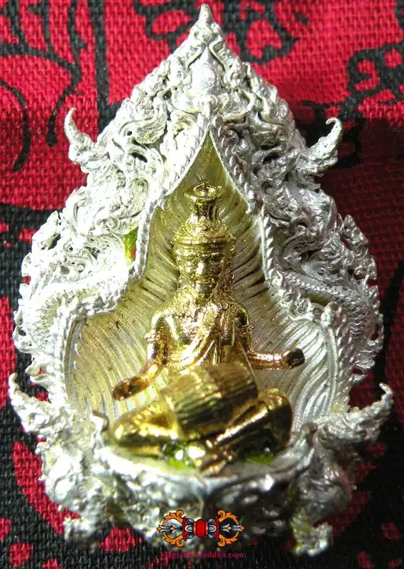 Precious amulets Lersi musician - Wat Jan.