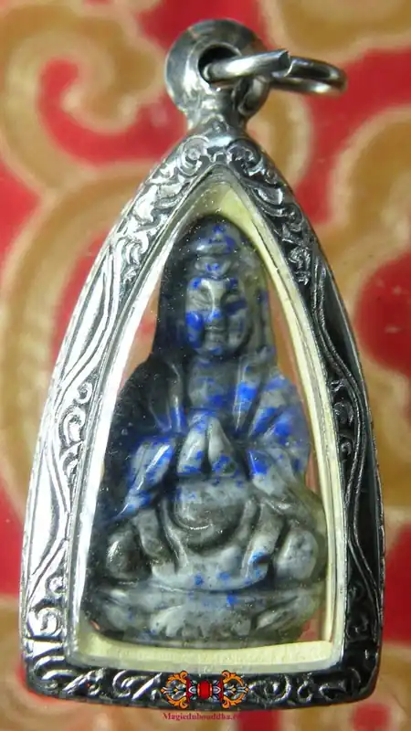Amulet of the protector Guan Yin in Lapis Lazulli.