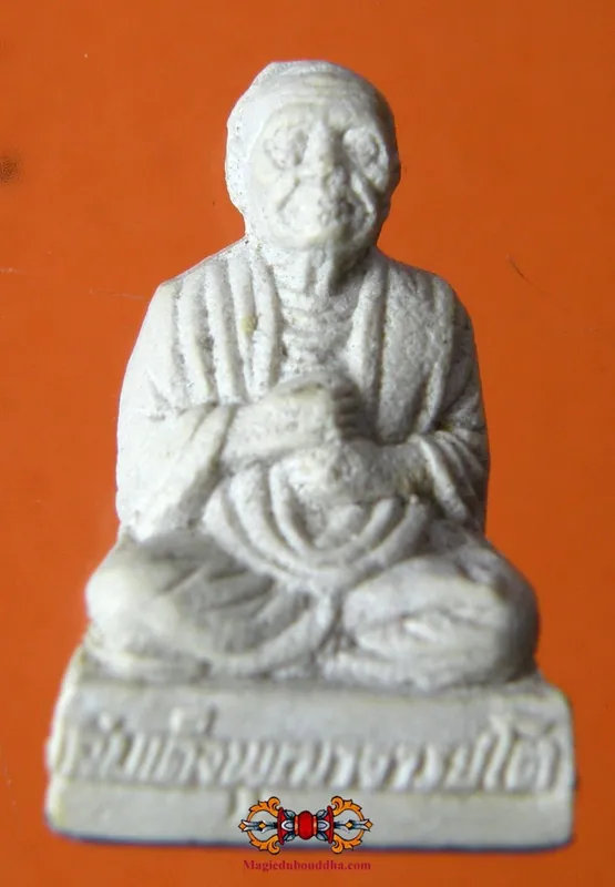 Roop Lor amulet of the Most Venerable LP Toh Promarangsi of Wat Rakhang.