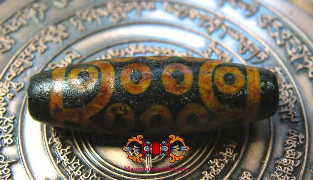 Tibetan Dzi with 17 eyes.