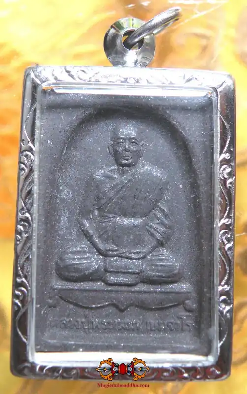 Roop Lor Amulet in Phong Lek Laï - Very Venerable LP Phromma.