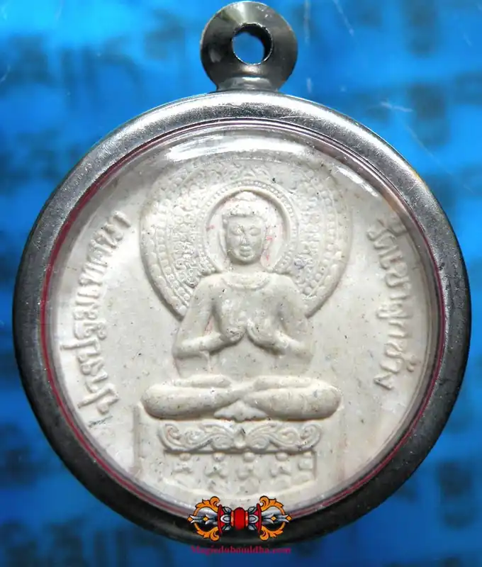 Thai Amulet of the Historical Buddha Phra Budhajao - Wat Khao Roop Chang.