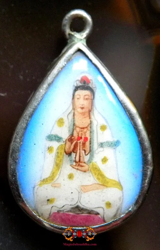 Very rare vintage Guan Yin amulet - Very Venerable LP Kassem Khémako.