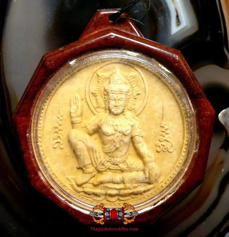 Large Jatukham Rammathep and Phra Pikanet amulet - Wat Phra Mahatat.