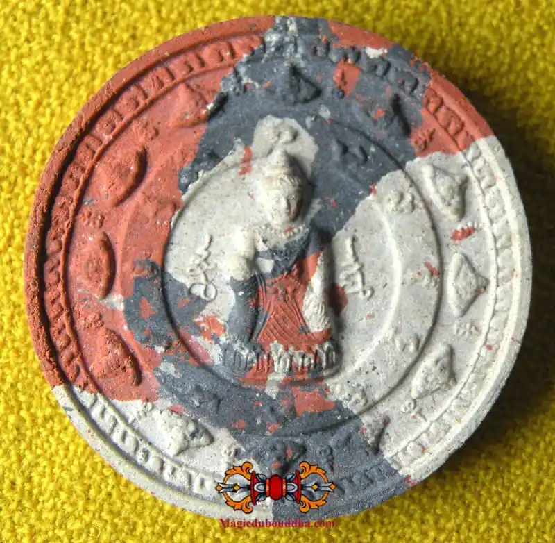 Tricolor Jatukham Rammathep amulet - Wat Phra Mahatat.