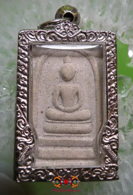 Thai Amulet of Buddha Phra Somdej - Wat Soi Dao Nuea.