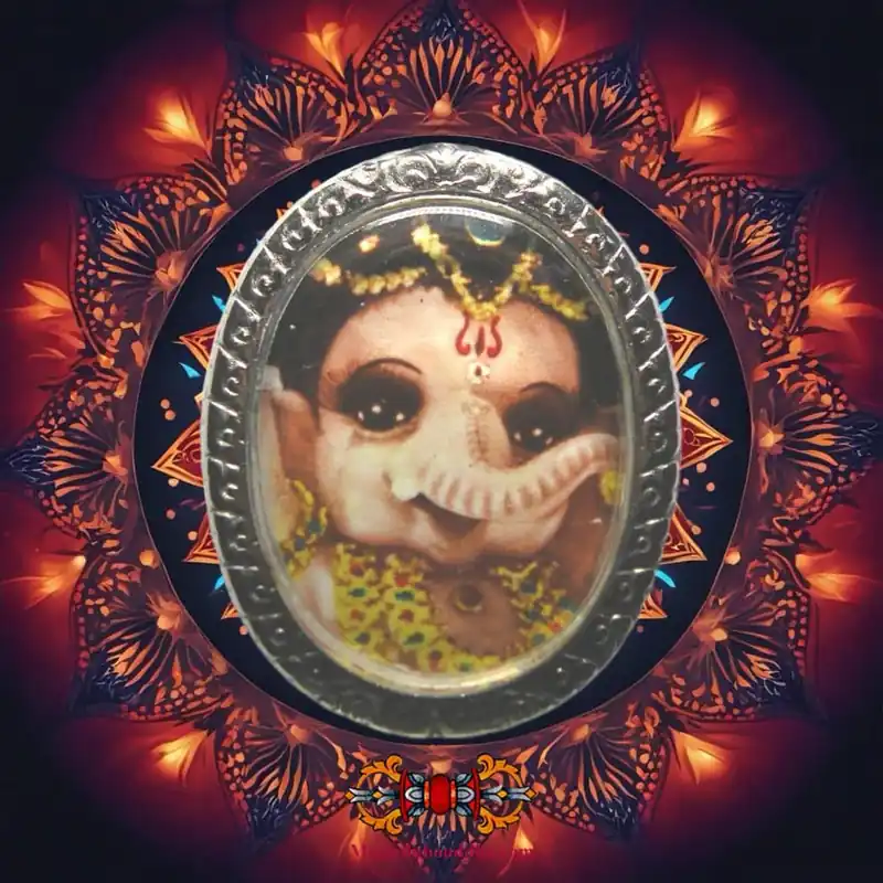 Beautiful amulet of Phra Pikanet Noi (baby Ganesh) - Wat Khaek (Wat Sri Maha Mariamman).