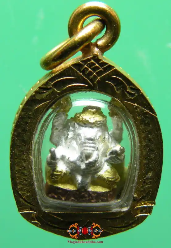 Cute little precious Ganesh pendant.