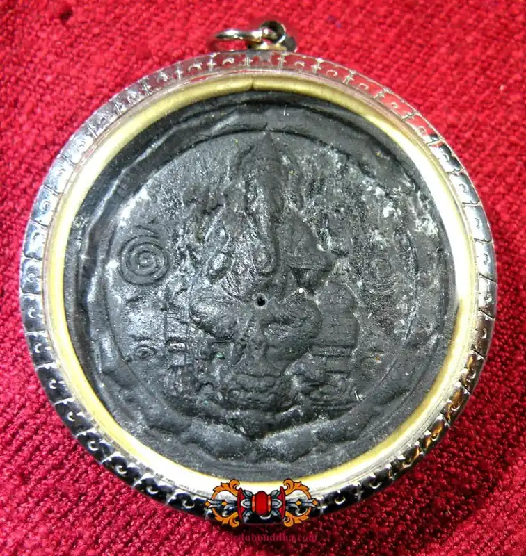 Large black amulet of the elephant god Phra Pikanet (Ganesh) - Most Venerable LP Chamnian.