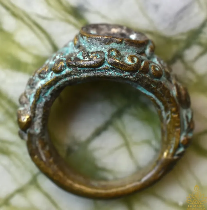 Antique Wen Phi Rod Temple Ring – Protective Phra Pidta – Missing Cabochon