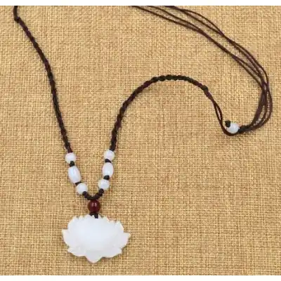 Collier Fleur de Lotus en Jade blanc