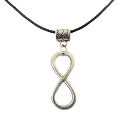 Collier Pendentif 8 de l’infini