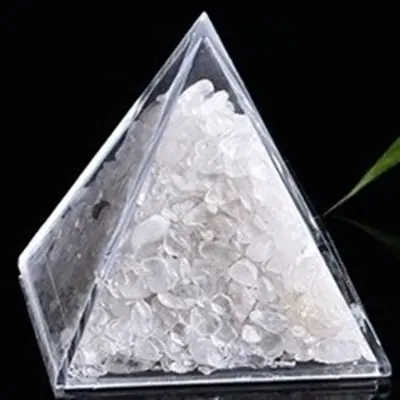 Pyramide Cailloux de Cristal de roche 60mm
