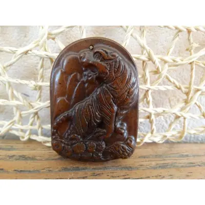 Suspension Pendentif Tigre Protecteur en Jade brun