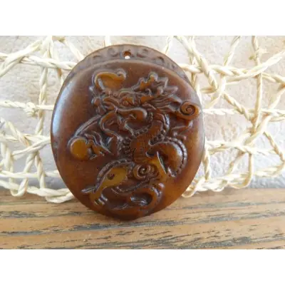 Suspension Pendentif Dragon Protecteur en Jade brun