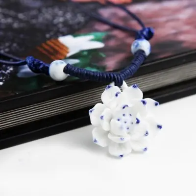 Collier Pendentif Fleur de Lotus bleu