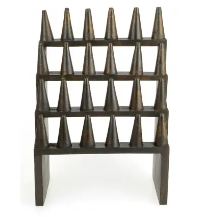 Grand porte-bagues / Présentoir à bagues (24 cônes) en bois teinte marron chocolat