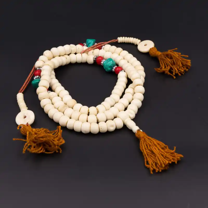 Mala tibétain traditionnel en os de buffle de couleur blanche