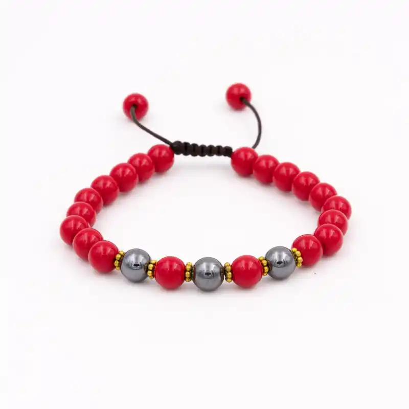 Bracelet mâlâ de perles rouges et pierre hématite
