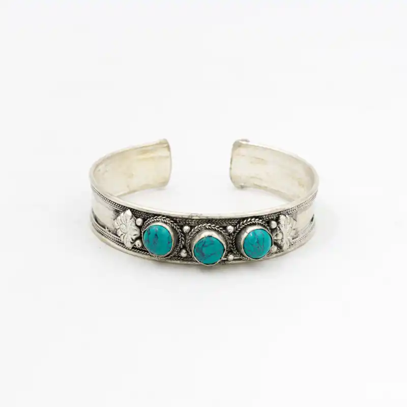 Bracelet tibétain incrusté de 3 pierres de couleur turquoise