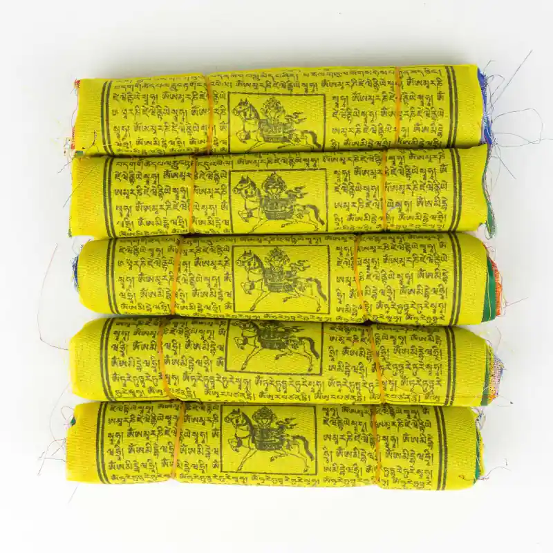 Paquet de 5 drapeaux bouddhistes - polyester - 17x13 cm - 3,40 m
