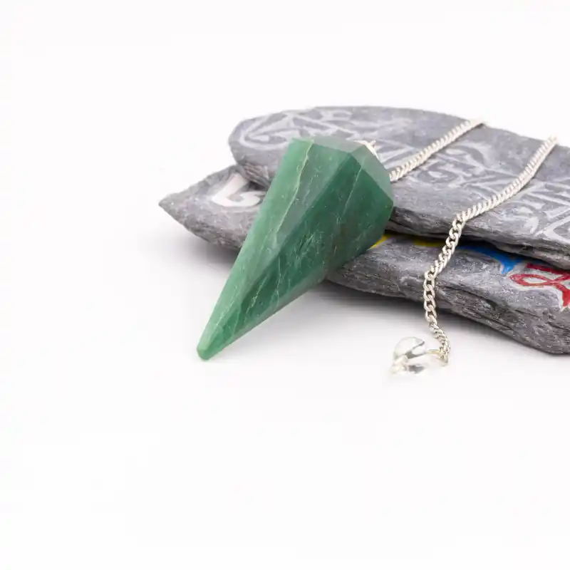 Pendule cône jade vert
