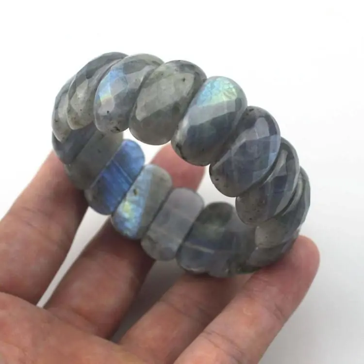Manchette en Labradorite Facettée