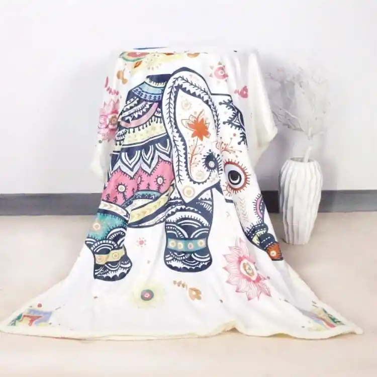 Plaid douillet en polaire " Walking by the Elephants"