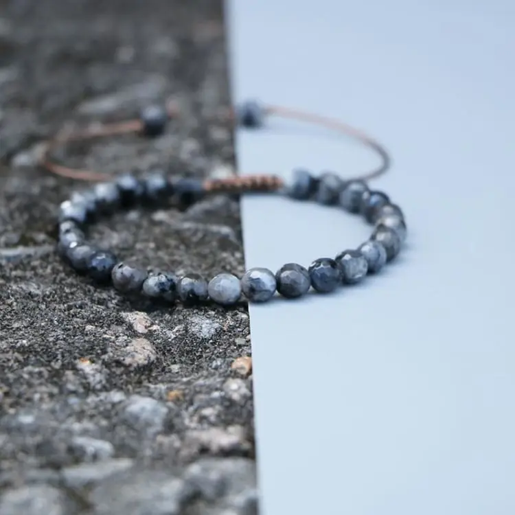 Bracelet en perles de Labradorite facettées