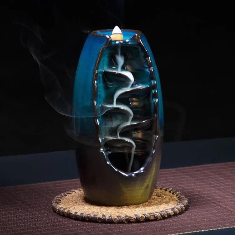 Cascade zen d'encens en céramique (20 cônes d'encens offerts)