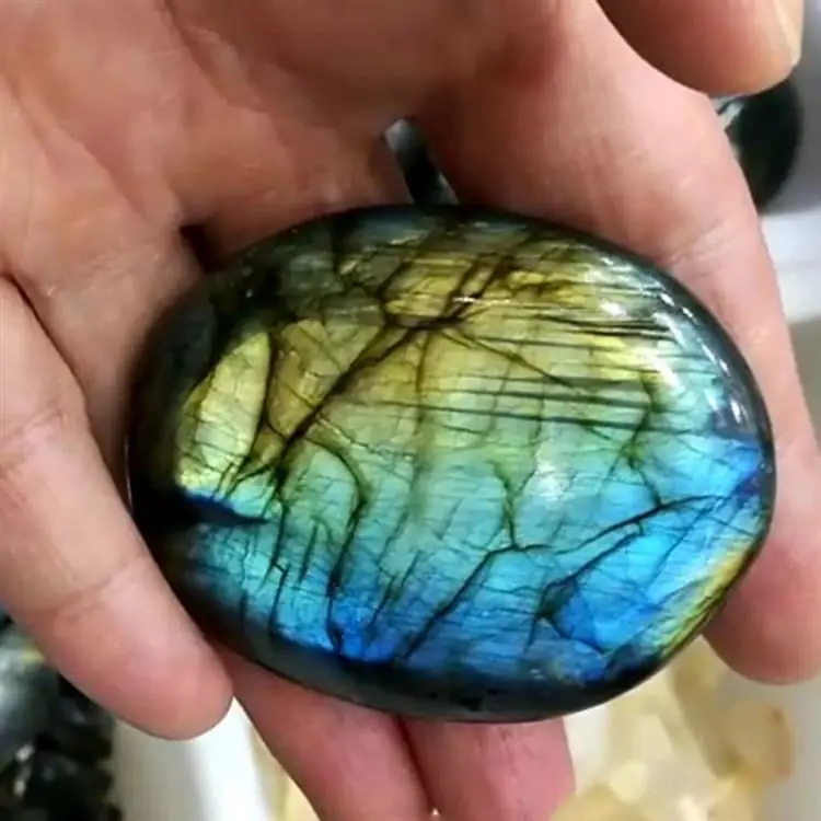 Pierre de labradorite