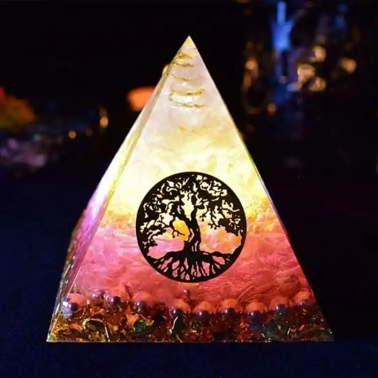 Pyramide Orgonite 'Amour et Joie du coeur'