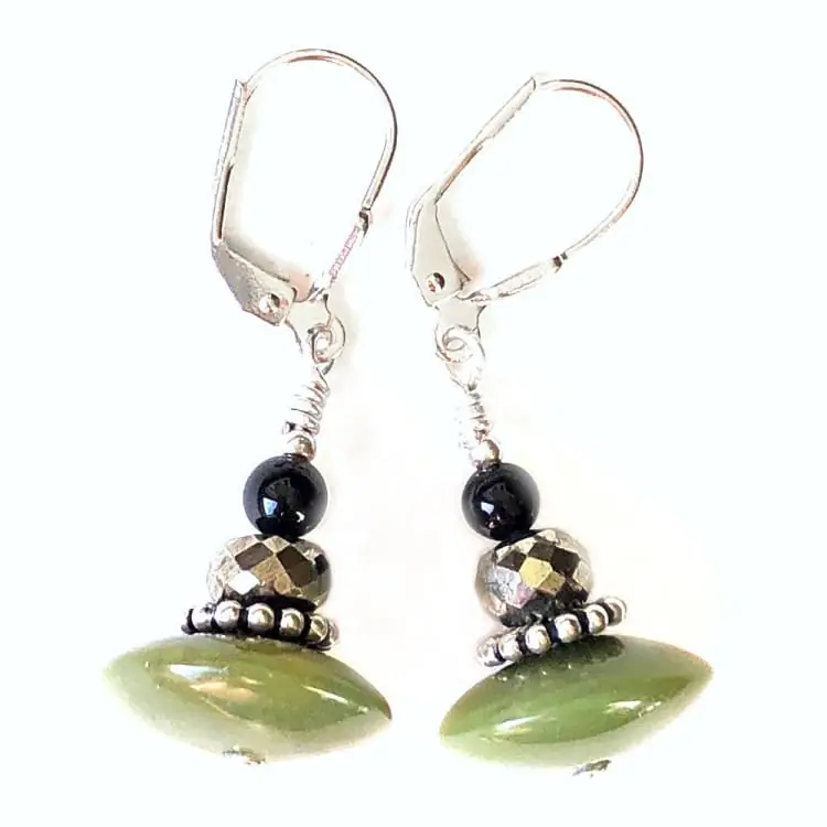 Boucles d’oreilles en Serpentine, Pyrite, Onyx et Argent