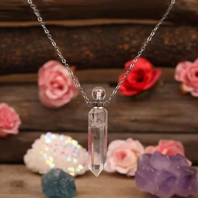 Collier avec diffuseur de parfum en Cristal de Roche