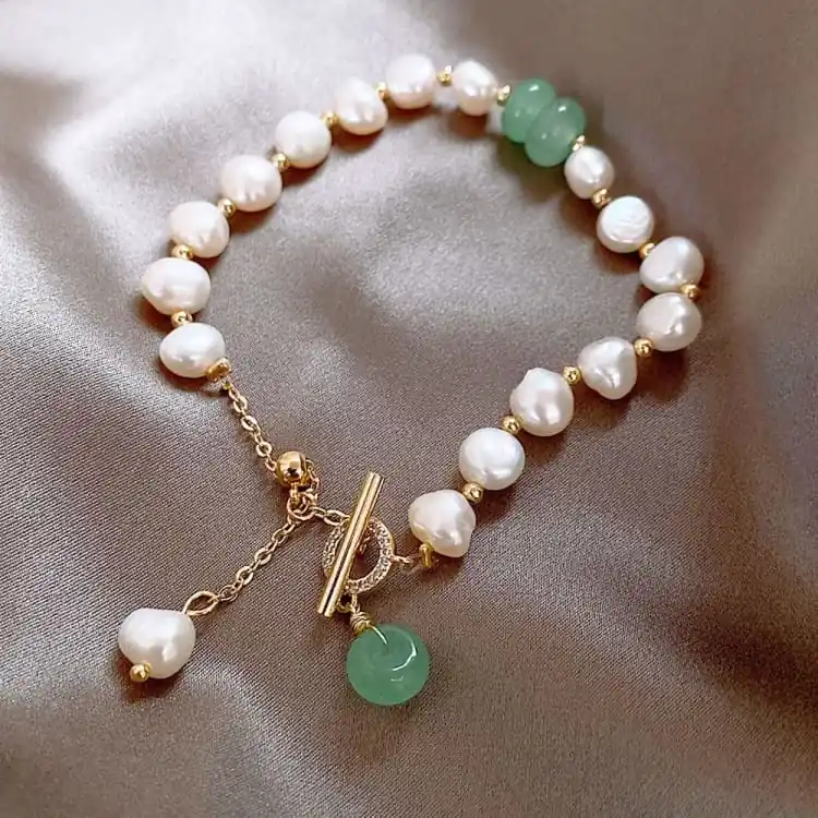 Bracelet 'Justesse d'esprit' en perles de nacre et jade